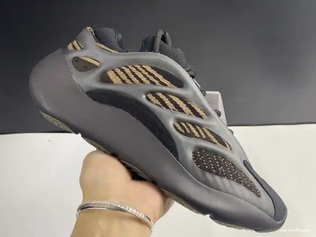 V3 GY0189 ADIDAS 700 YEEZY 0615